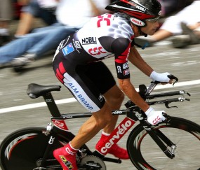 开云体育APP下载-布伦森，纽约的午夜钟声