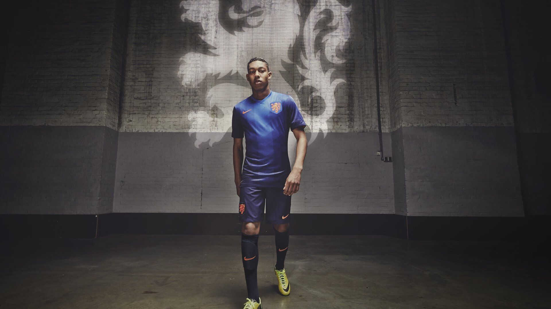 富安健洋，当世界排名争夺战在墨西哥与加纳的终场哨前响起