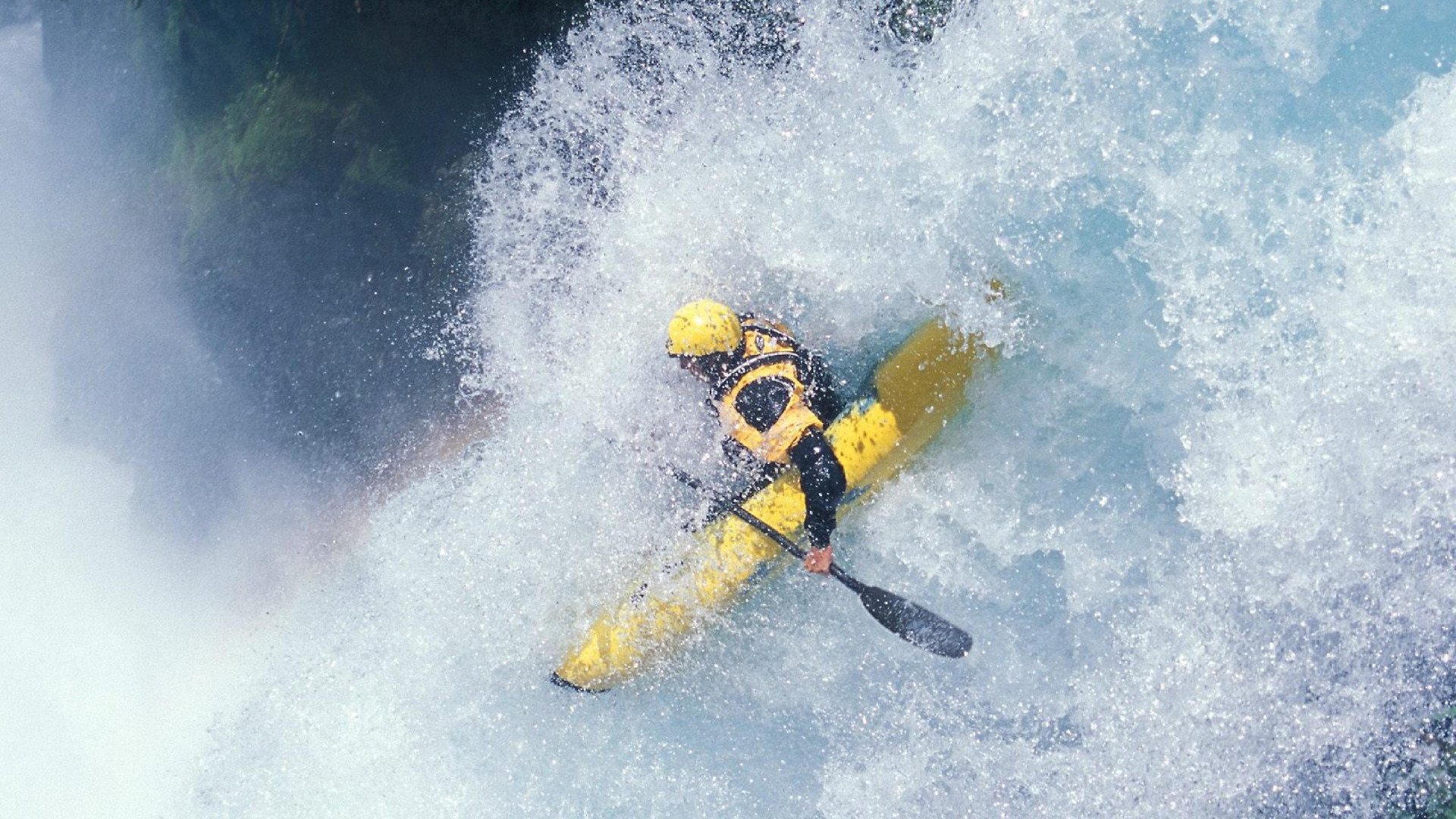 当巴格达的硝烟遇上安达卢西亚的晚祷，一场跨越时空的季后赛
