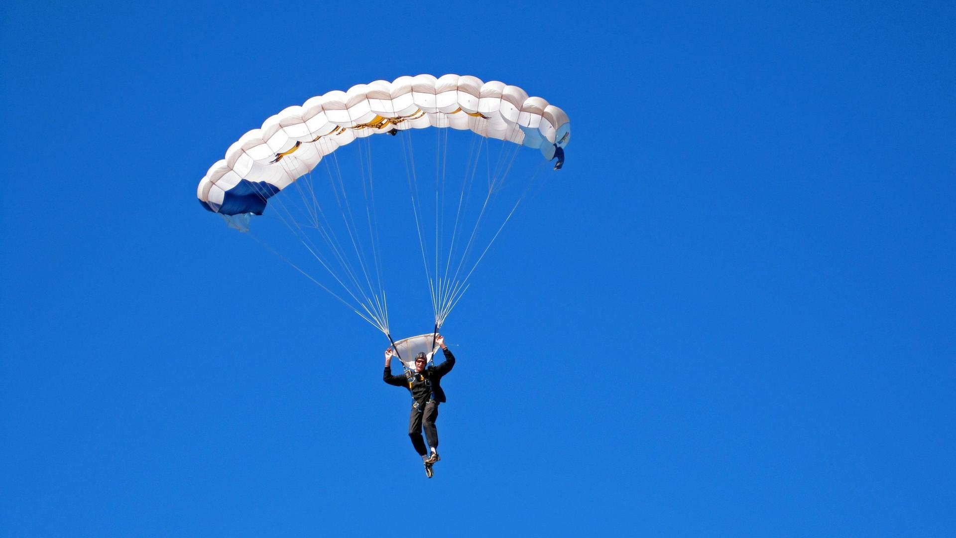 福克斯撕裂黑夜,当掘金粉碎开拓者,一个王朝的叹息与新生