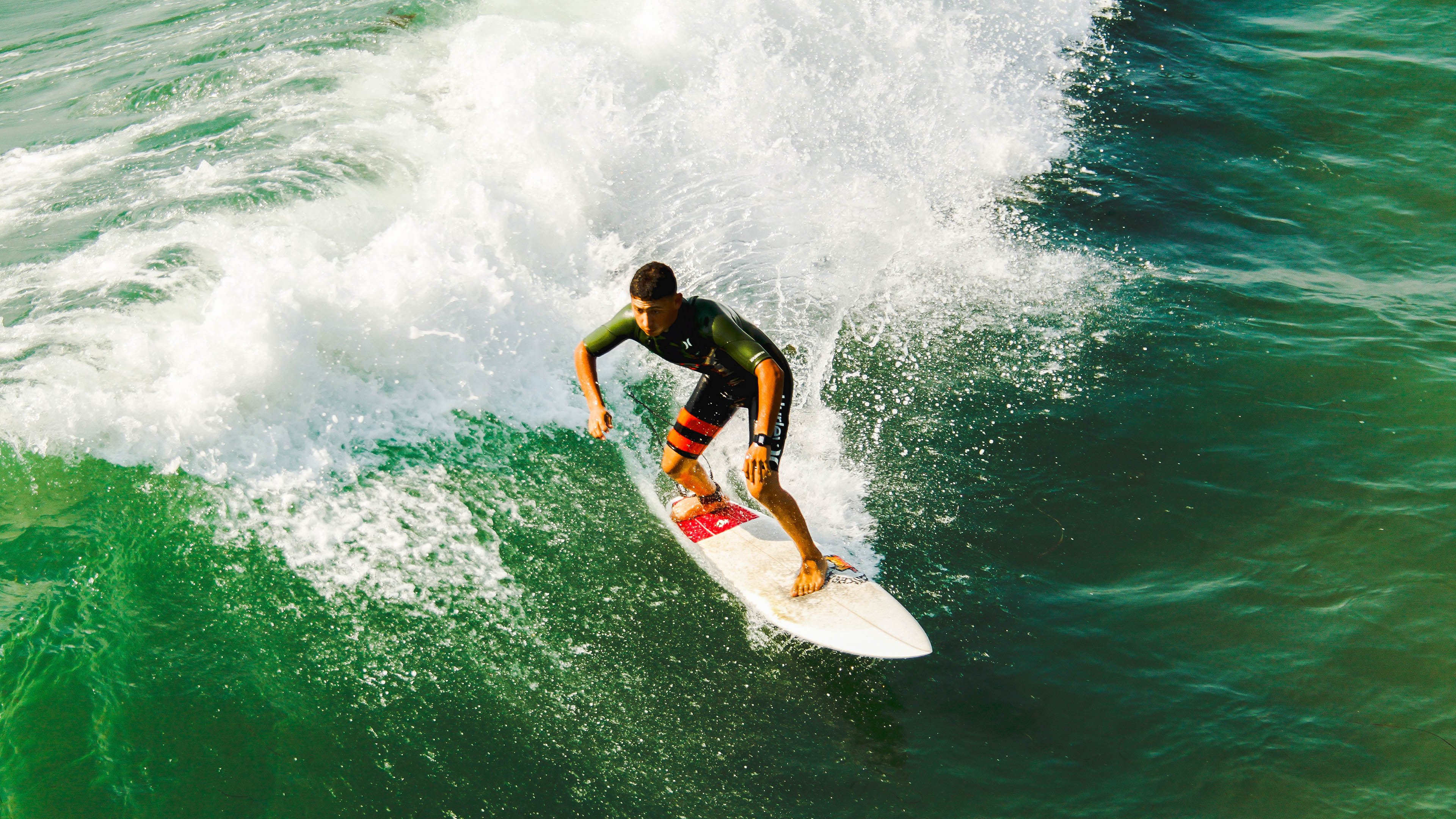 佩德里手术刀刺穿红军,西班牙天才导演安菲尔德奇迹